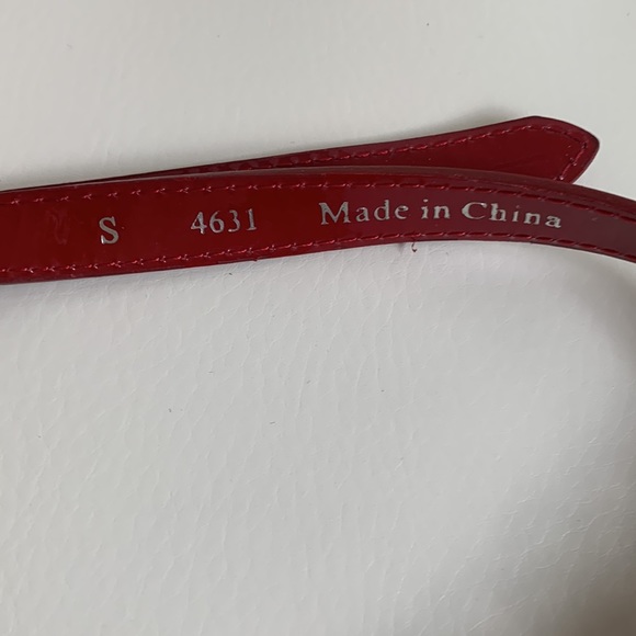 Vintage Red Patent Belt with Bow and Silver Hardware - Picture 4 of 5